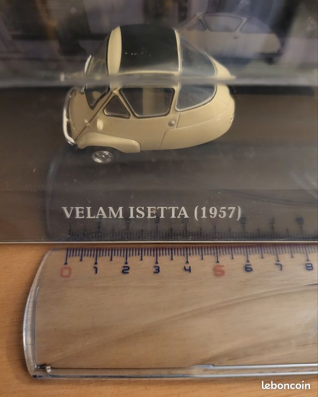 Miniature Velam Isetta 1957 1/43 - AutoCult ATC07009 - Voiture De Record France - Résine Bleue