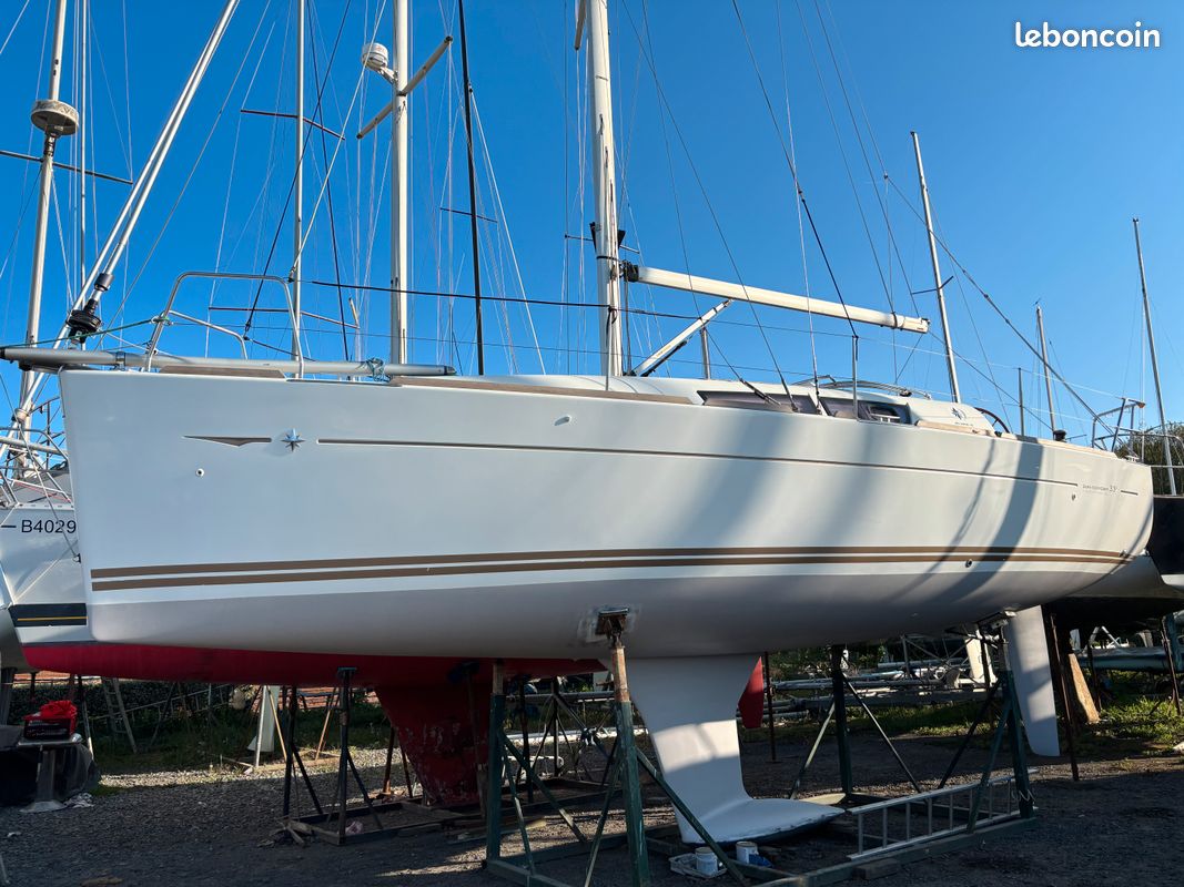 SUN ODYSSEY 33I PERF. (JEANNEAU) — View photo 1