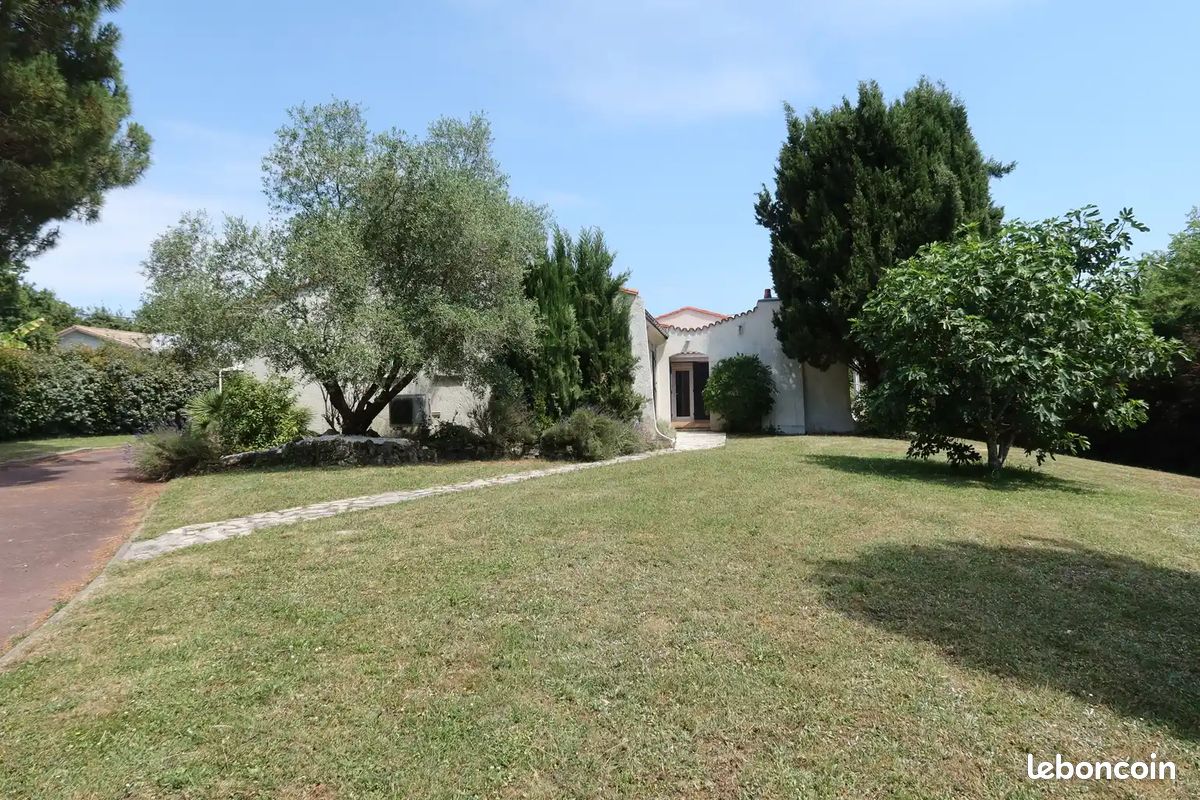 Maison 8 pièces 190 m² · à Carignan-de-Bordeaux · 190 m² · 700 000 €