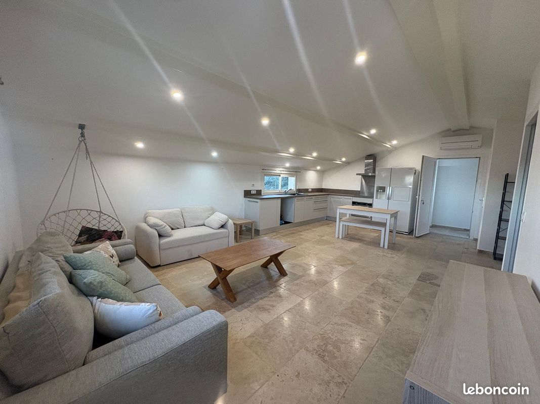 Appartement 2 pièces 55 m² · à Eyguières · 55 m² · 750 €
