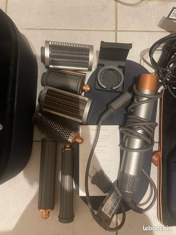 Lot dyson sèche cheveux /lisseur (image 2)
