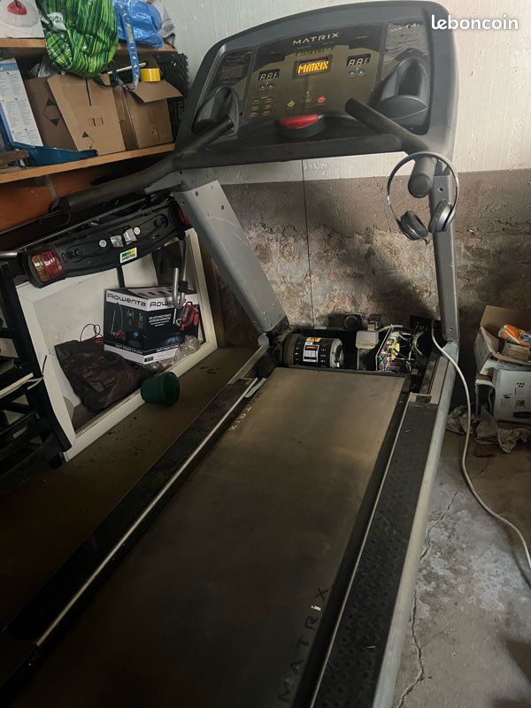 Tapis De Course Matrix Fitness T4 - Neuf - Modèle Professionnel