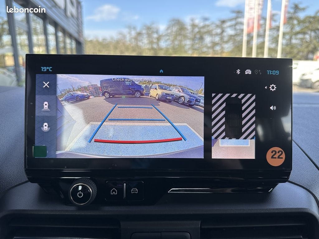Citroen BERLINGO TAILLE M - 1.5 BLUEHDI 130CH S&S MAX EAT8 5 PLACES (image 14)