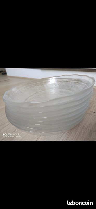 7 jolies assiettes en verre neuves à 5 euro (image 3)