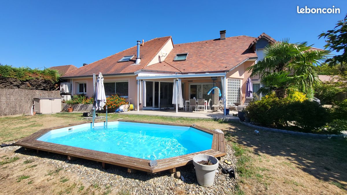 Maison 7 pièces 212 m² · à Lescar · 212 m² · 550 000 €