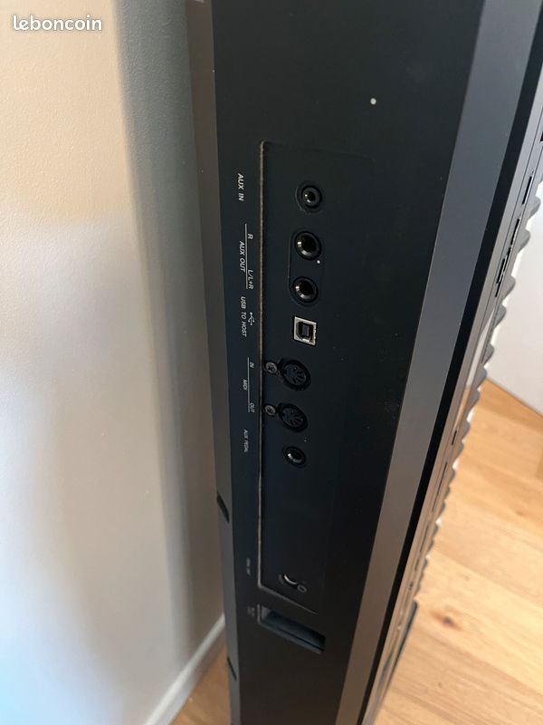 Piano Yamaha digital avec facture comme neuf presque pas utilisé (image 4)