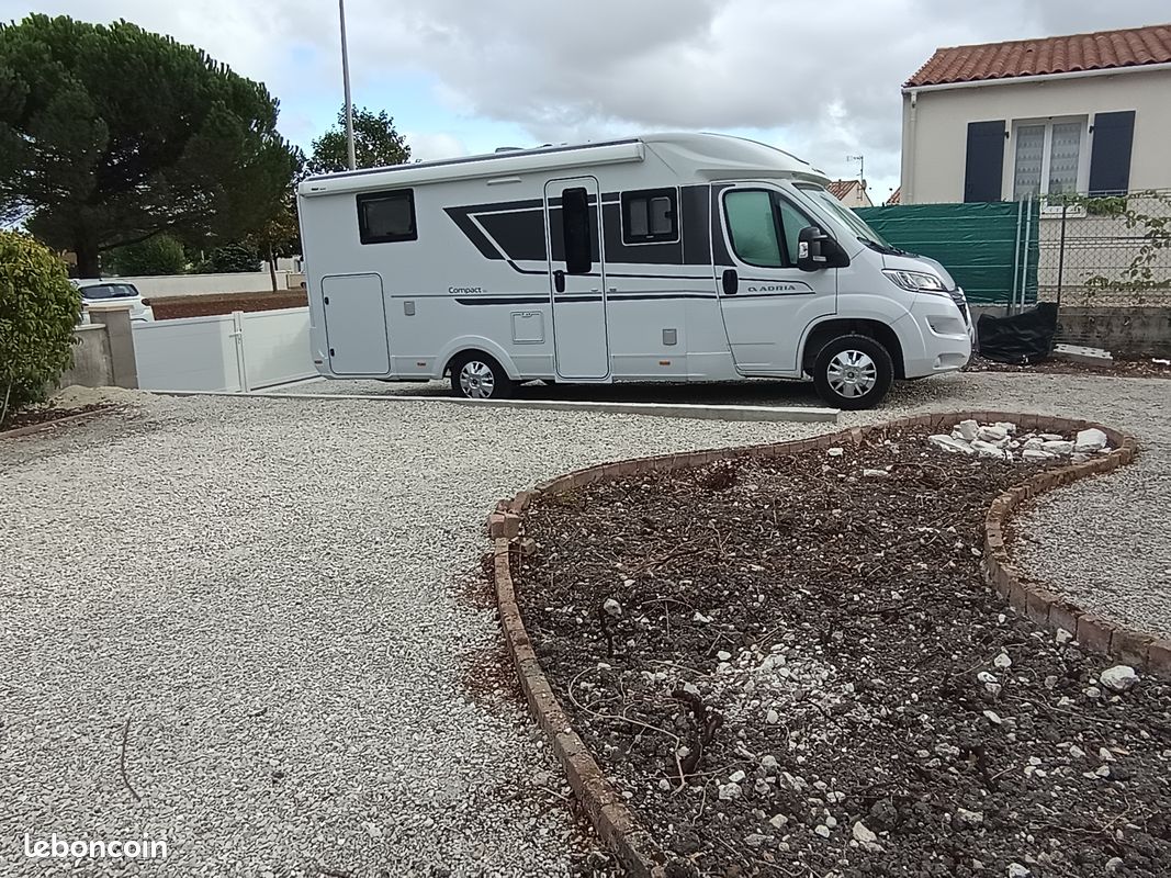 Camping car Adria Compact DL (image 2)