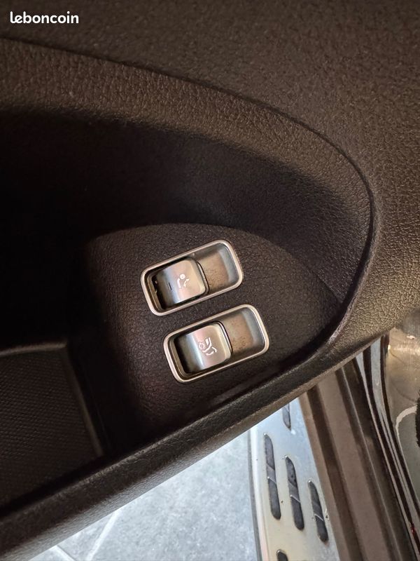 Mercedes gle 400 d amg line 7 places francais (image 16)