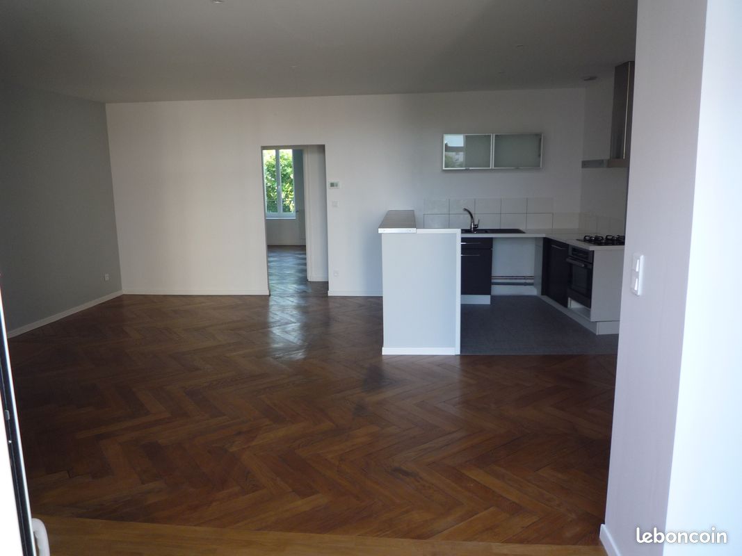 Appartement 3 pièces 87 m² · à Roanne · 87 m² · 630 €