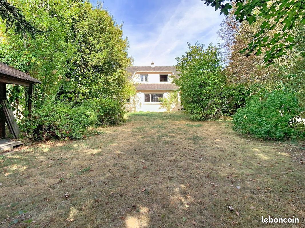 Maison 6 pièces 156 m² · à Le Plessis-Trevise · 156 m² · 415 000 €