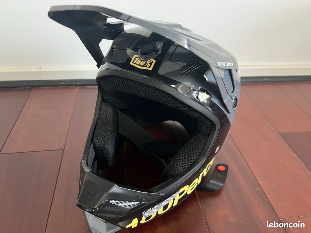 Status × super73 full-face bicycle helmet, size L/ Downhill/BMX
Carby/Charcoal (image 13)