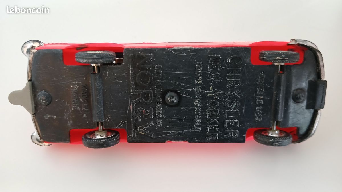 Ancienne NOREV Chrysler NEW-YORKER attelage Orange fluo Les miniatures de NOREV Echelle 1/43 (image 5)