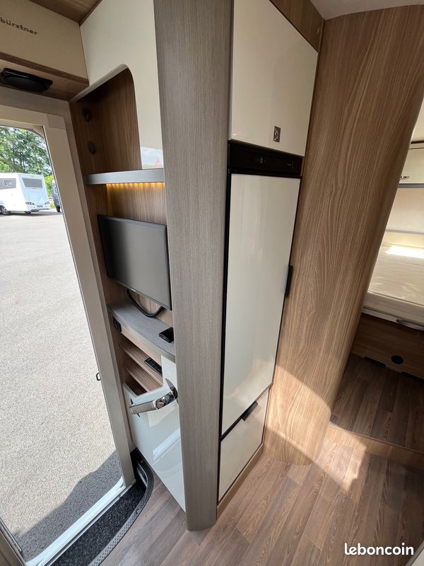 Camping car Intégral Bürstner Aviano I 700 I700 / lit central / lithium 150 (image 8)