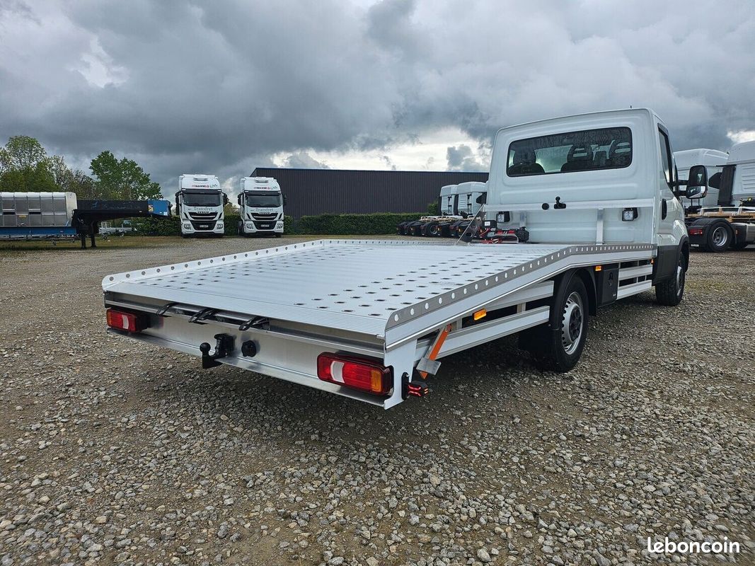 Camion dépanneuse IVECO 35S14 plateau aluminium (image 2)
