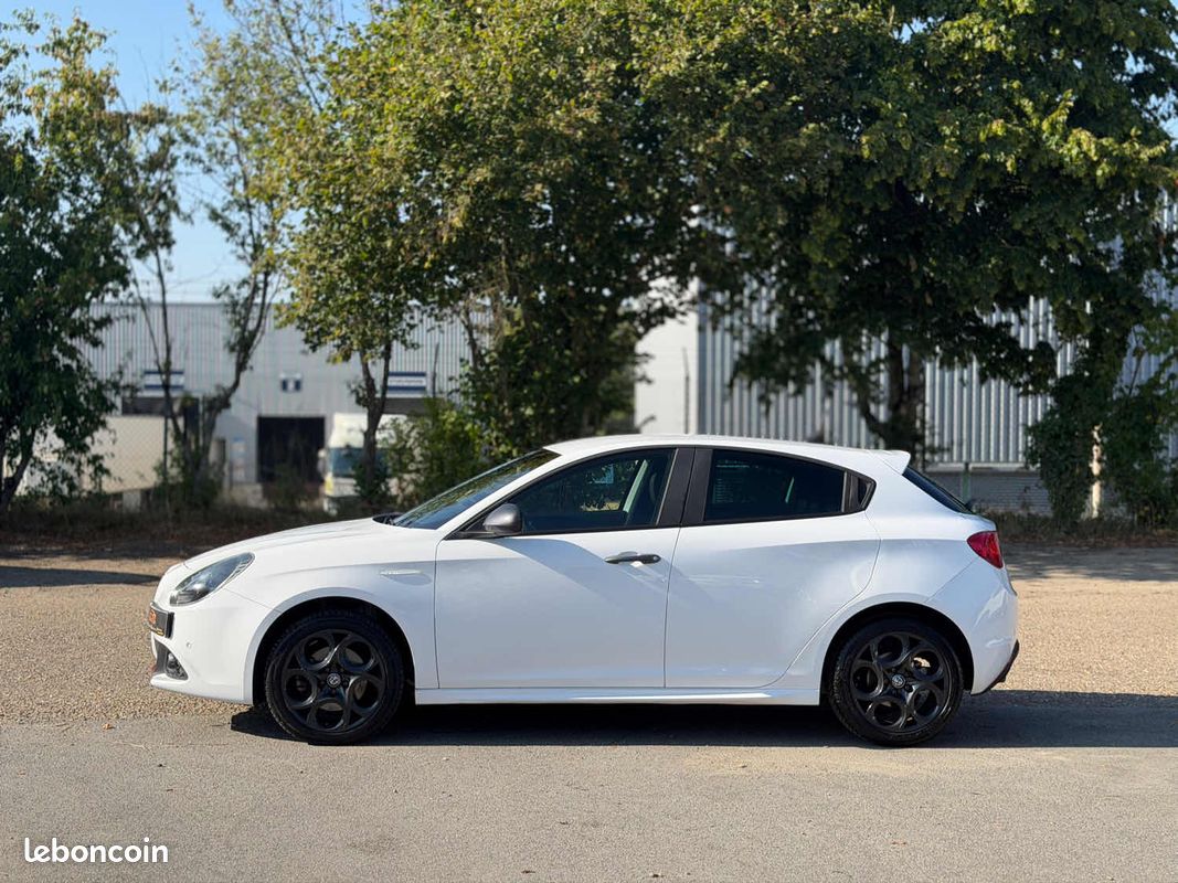Alfa Romeo Giulietta Serie 2 2.0 JTDM 150ch Lusso – Gps – Clim – Révisée & garantie 6 mois (image 7)