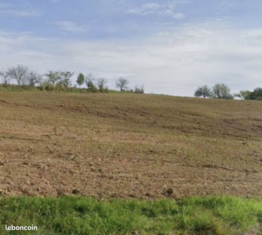 Terrain à bâtir de 3600 m² à ALLASSAC (19) · 57 000 €
