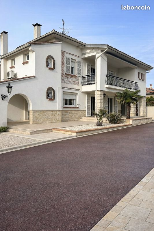 Maison 7 pièces 265 m² · à Fenouillet · 265 m² · 405 000 €