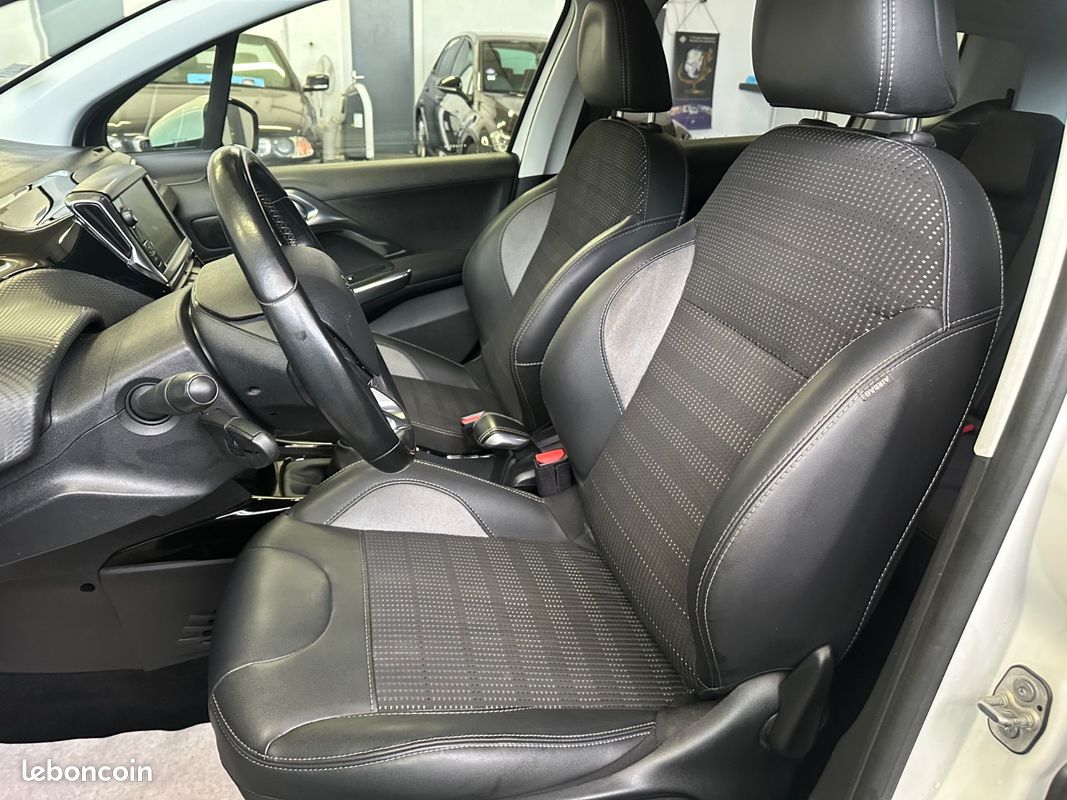 Peugeot 2008 1,5 BLUE HDI 100 CH Allure Carplay (image 13)