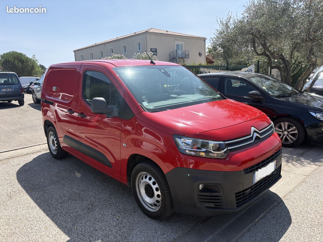 Citroen Berlingo 1.5 BLUEHDI 130 EAT TVA RECUPERABLE 1 ère main (image 1)