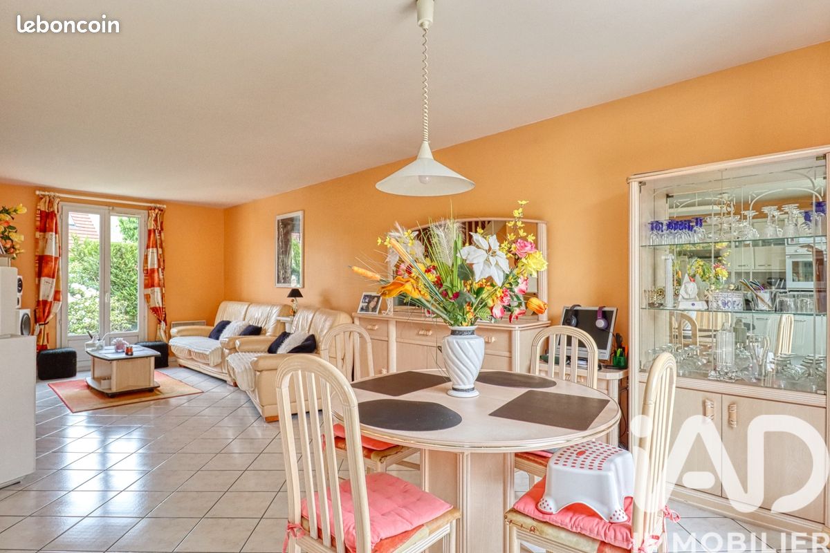 Maison 5 pièces 90 m² · à Montmagny · 90 m² · 372 000 €