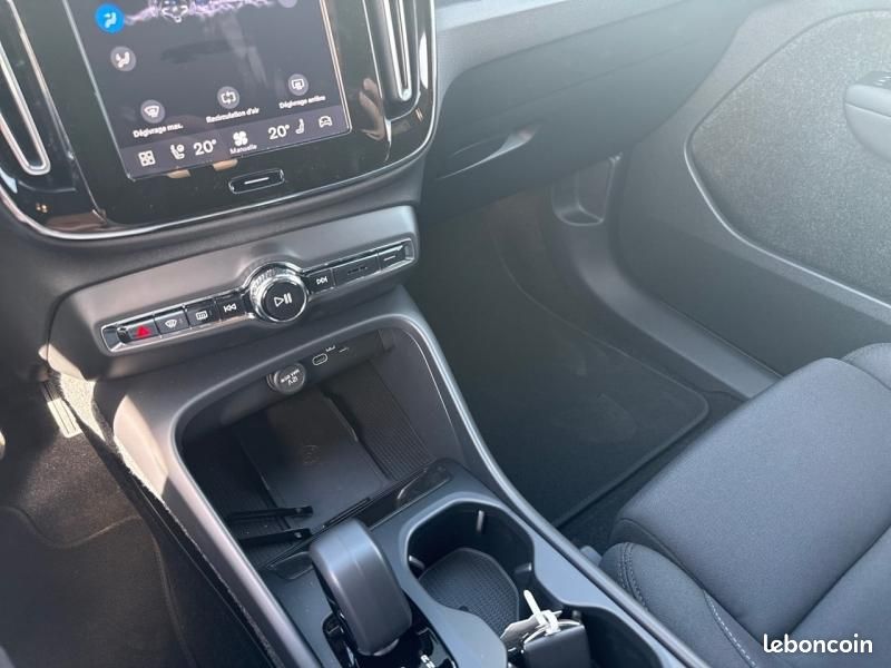 Volvo EX40 Single Extended Range 252ch Plus (image 27)