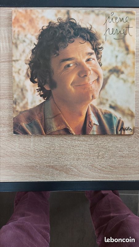 4 vinyles 33 tours PIERRE PERRET (image 1)