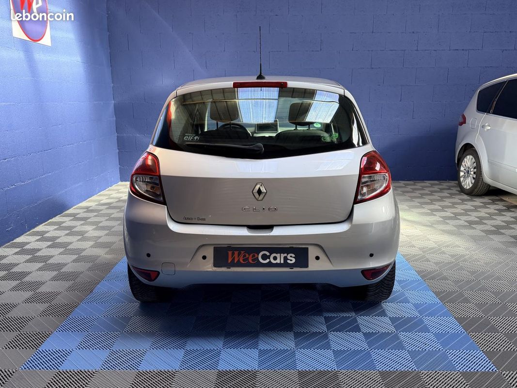 RENAULT CLIO 1.2i 75 DYNAMIQUE (image 4)