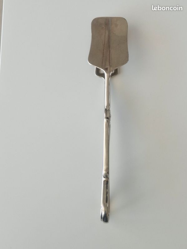 Vend pince pour servir à table en métal argenté (image 2)