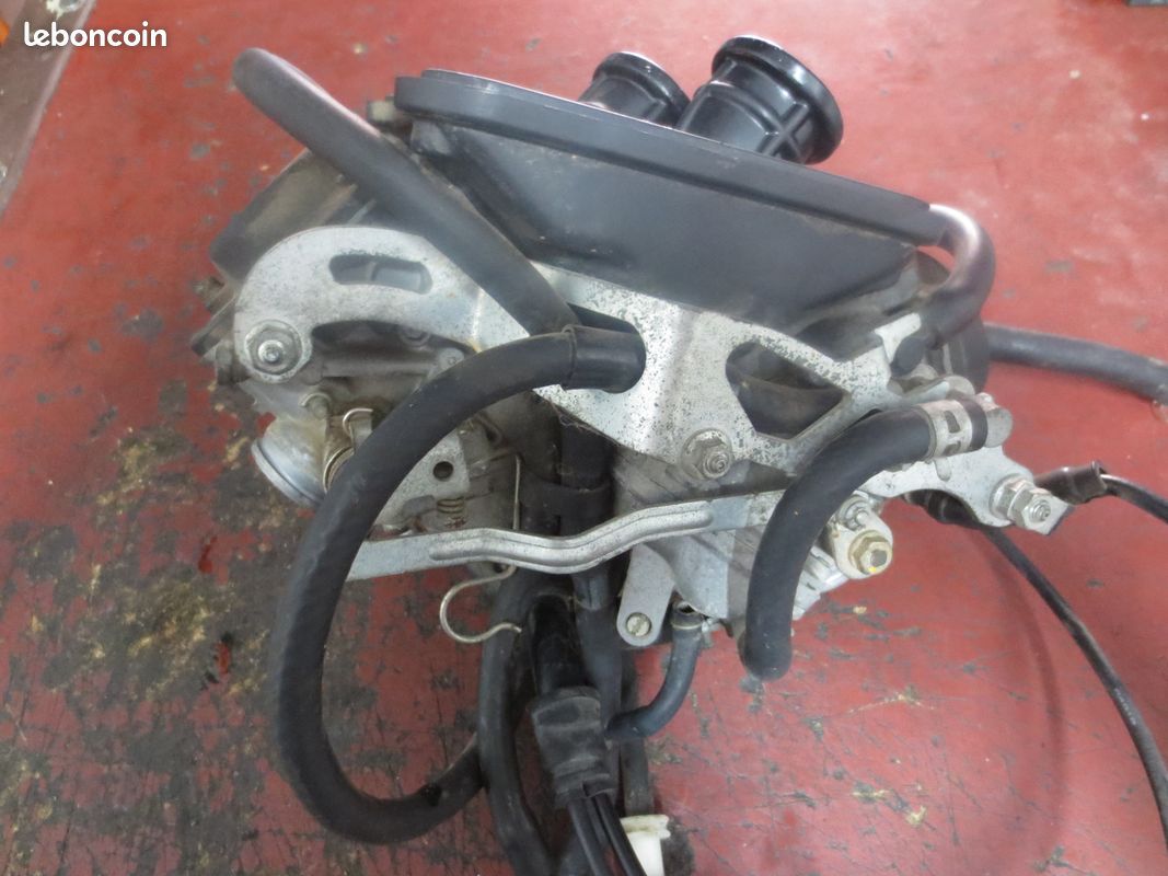 Carburateur 125 varadero honda (image 2)