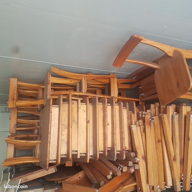 Tables et chaises bois (image 1)
