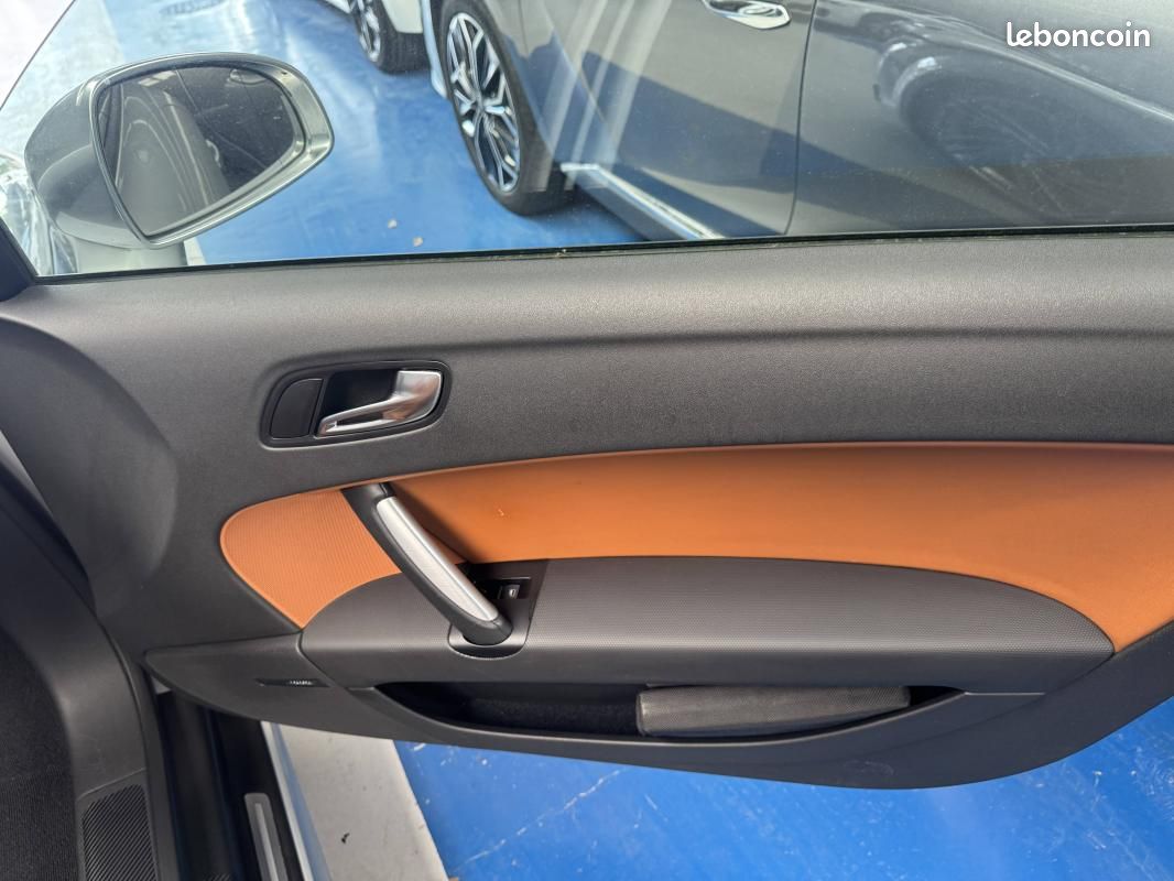 Audi TT II 3.2 V6 250ch quattro S tronic 6 (image 8)