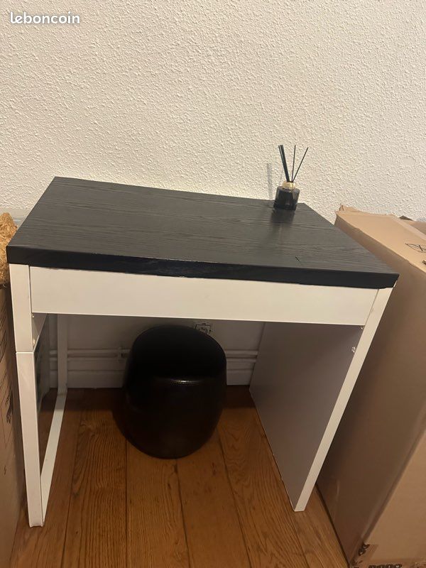 Bureau (image 2)