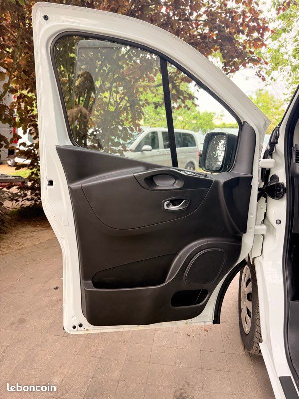 Renault Trafic L1H1 1200 kg dCi 2.0 120 ch NACELLE FGN Confort 2021 – photo 13