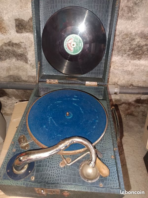 Lot vinyle et lecteur (image 1)