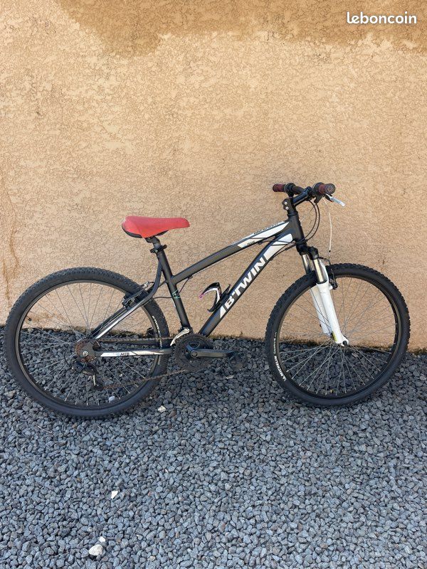 Vélo VTT Rockrider Taille M Suspension avant Canton Vaud