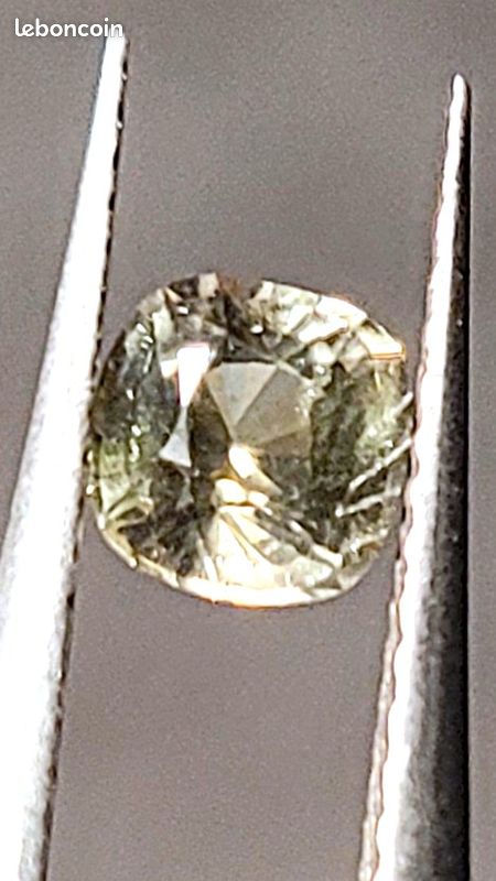 RARE ! SAPHIR ORANGE DE MADAGASCAR : 1,06 CARAT ★★ p371.129T