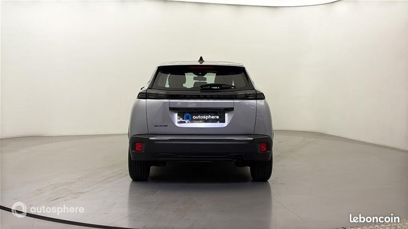 Peugeot 2008 1.2 PureTech 100ch S&S Style (image 6)