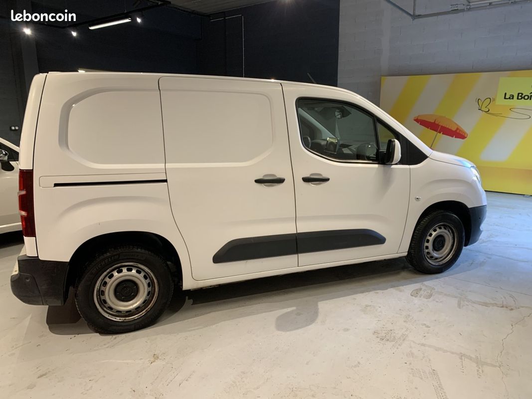 Opel Combo (4) 1.2 110ch L1H1/Standard Cargo (image 5)