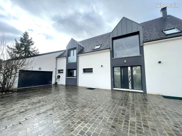 Maison 8 pièces 260 m²