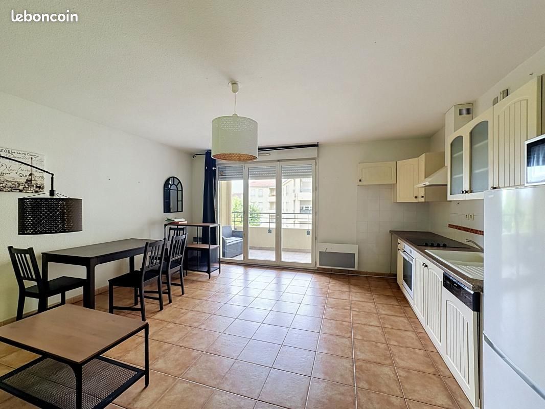 Appartement 3 pièces 66 m² · à Oullins-Pierre-Bénite · 66 m² · 1 050 €