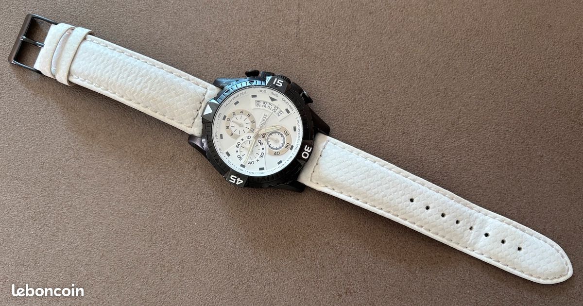 Montre mode homme occasion GUESS Chrono cuir blanc cadran blanc