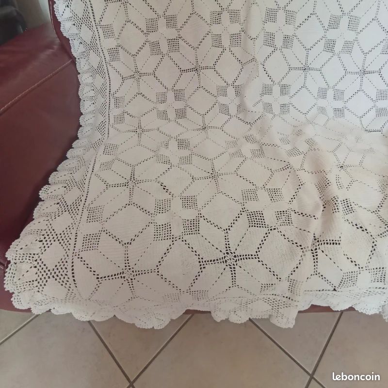 Dessus de lit ancien en crochet fait main