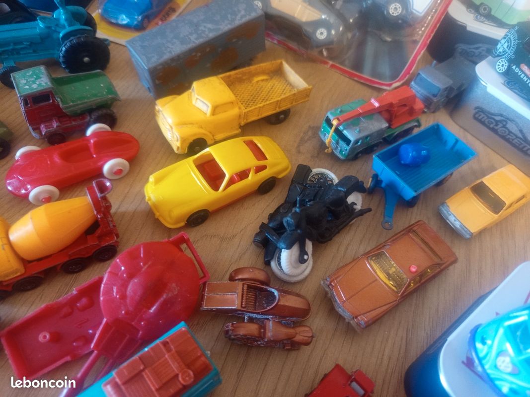 Set De 9 Voitures En Bois Ville - Camion Pompier, Police, Taxi, Ambulance Avec Boîte De Rangement - Cadeau Enfant