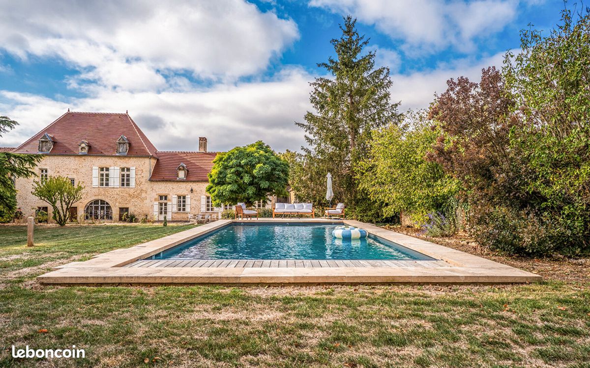 Maison 8 pièces 250 m² · à Provency · 250 m² · 650 000 €