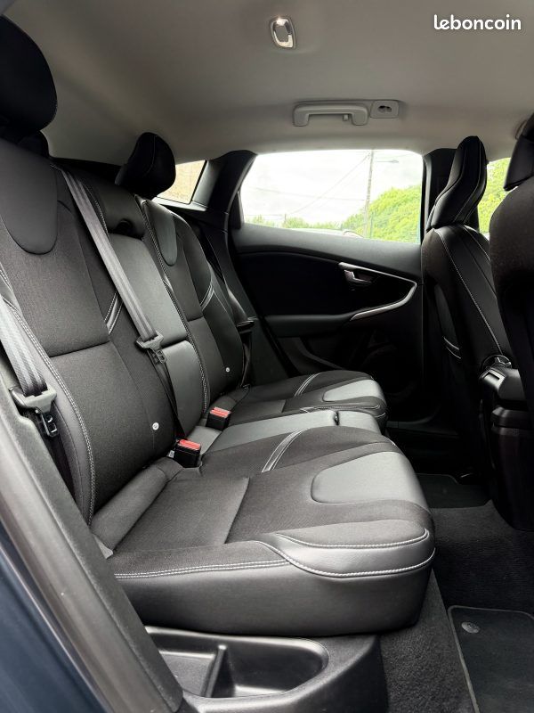 Volvo v40 ii t3 150 momentum 2013 (image 15)