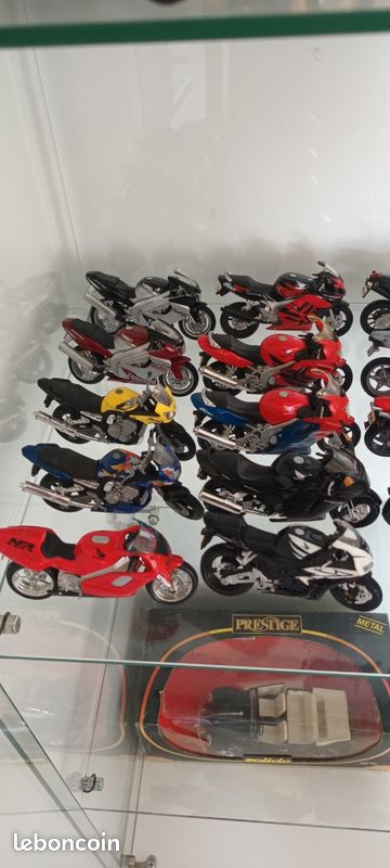 Lot de moto miniature (image 2)