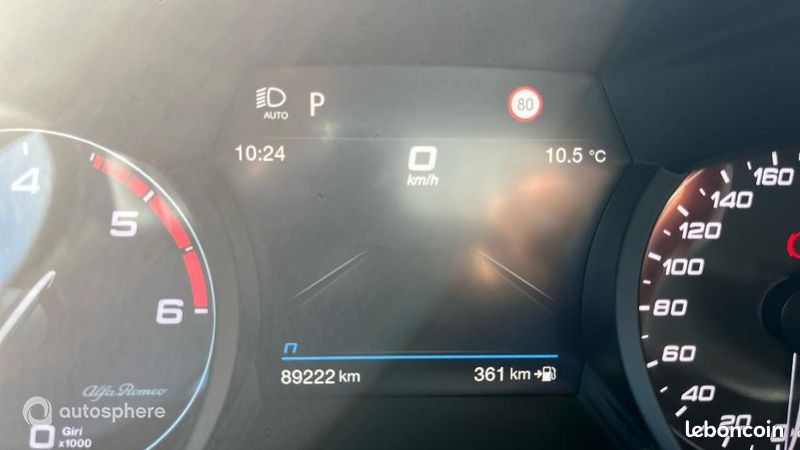 Alfa Romeo Giulia 2.2 JTD 160ch Ti AT8 MY20 (image 9)