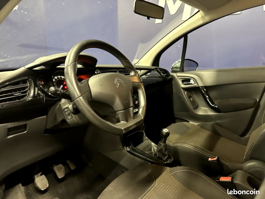 CITROEN C3 1.4 HDi 70 Confort - Climatisation - Bluetooth (image 21)