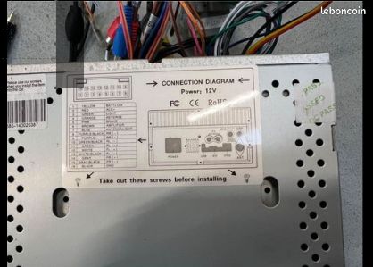 Autoradio bluetooth à écran tactile et caméra de recule (image 1)