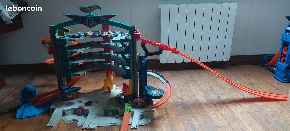 Grand garage hot wheels (image 1)